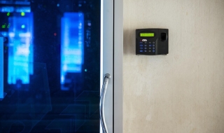 Giải pháp kiểm soát ra vào cho ngành công nghiệp