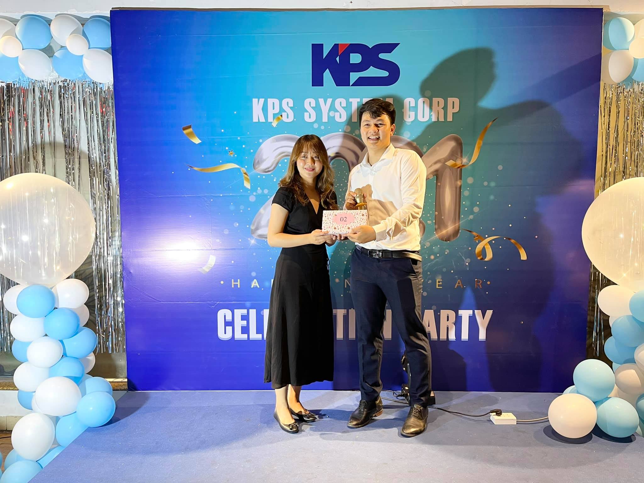 In a joyful, cozy atmosphere and full of laughter, together we participated in home-growth music performances, exciting singing competitions and games,