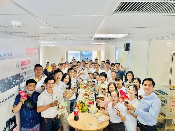 KPS team khai xuân năm 2021 - Hy vọng mọi việc hanh thông, suôn sẻ và may mắn. Cheer!